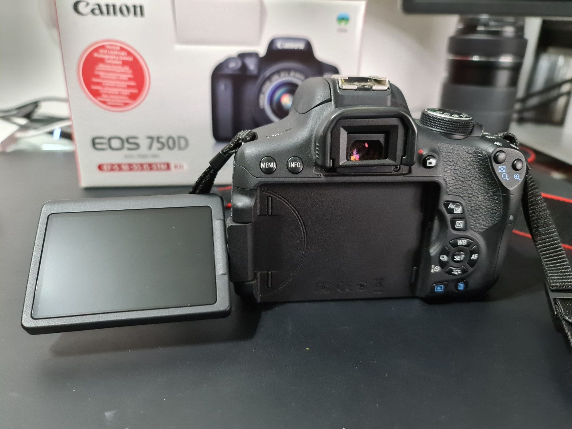 Canon EOS 750D + 18-55mm + 55-250mm + 2 baterias + filtro UV
