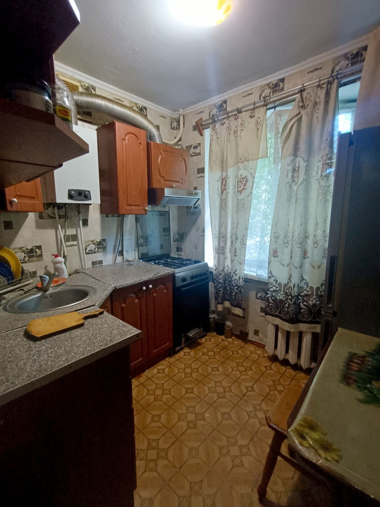 Здам ліжко -місце для проживання дівчини. Північний.