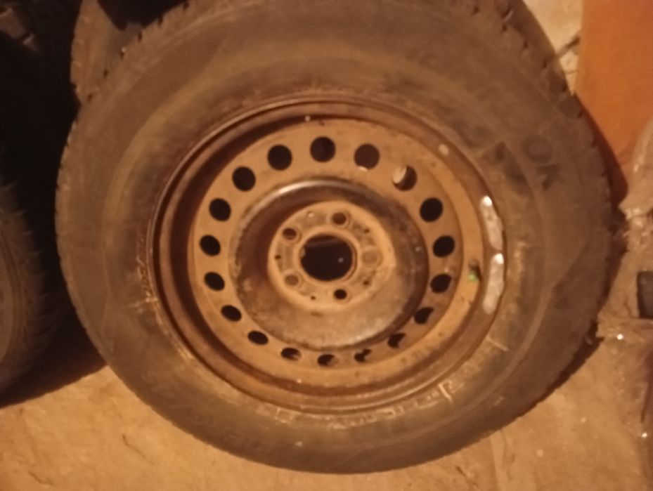 Диски с резиной в сборе, находится на поселке Котовского, желательно