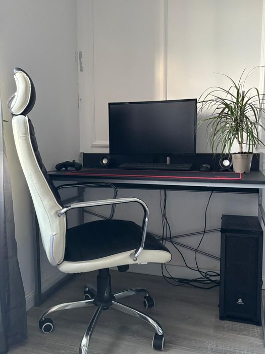 Stanowisko komputerowe biurko + krzesło + monitor