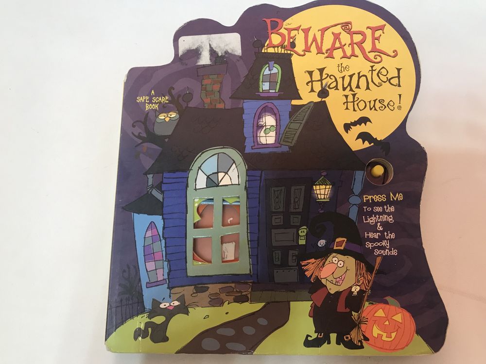 Beware the Haunted House! - książka po angielsku gra i świeci