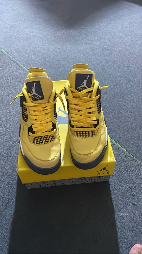 Jordan 4 Retro Lightning