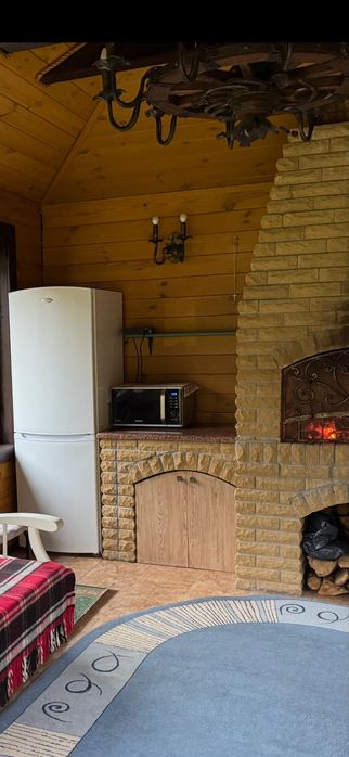 Енергонезалежний будинок з басейном біля Києва, баня, ліс