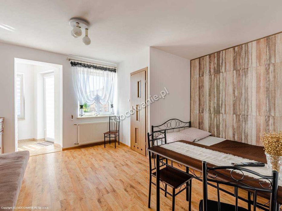 Pokoje, studia, domki . Do morza 200m.