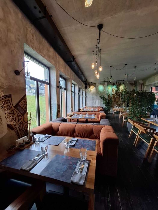 Продаж елітного котеджного комплексу у Карпатах!