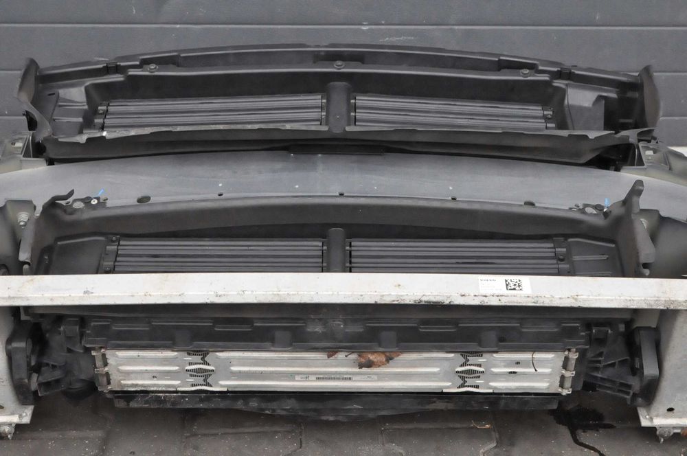 Volvo S90 II Передня панель, телевізор