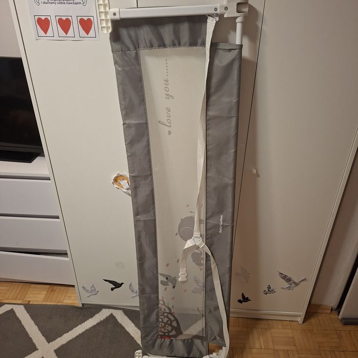 Barierka zabezpieczającą do łóżka 150 cm