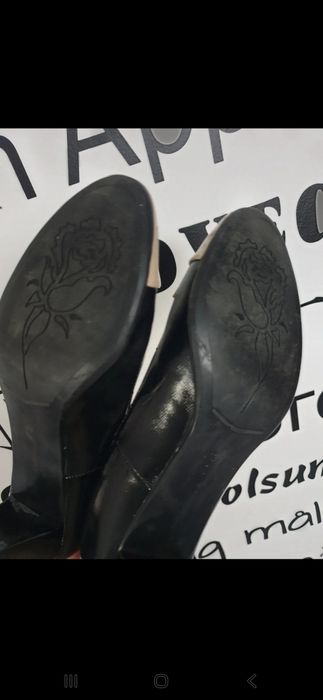 Beżowo-czarne buty na słupku roz 39