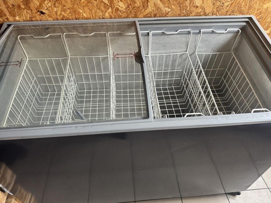 Вітрина холодильна,ларь морозильний