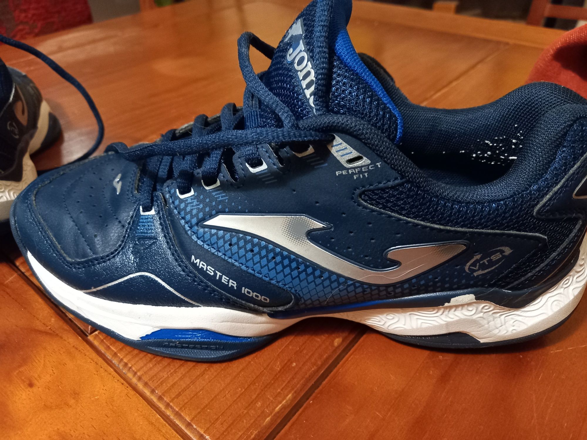 Sapatilhas Joma,como novas .