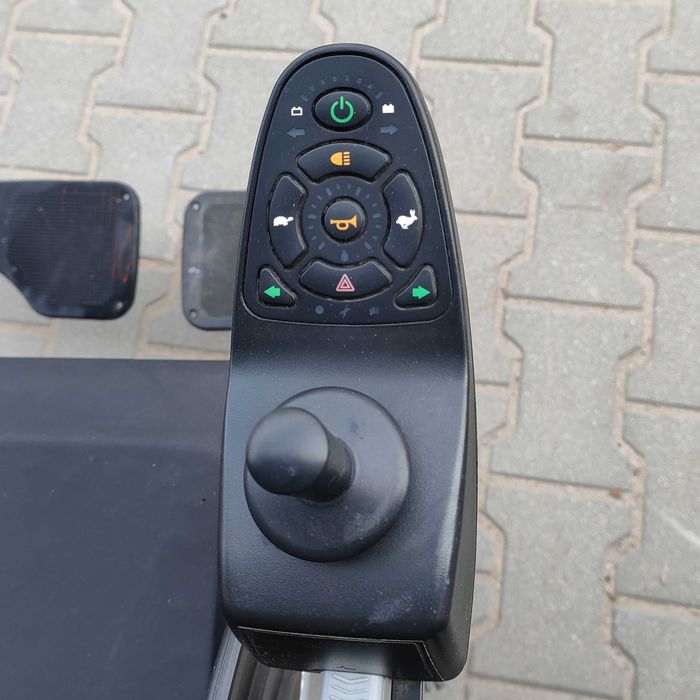 Wózek inwalidzki elektryczny Invacare Stream + nowe akumulatory