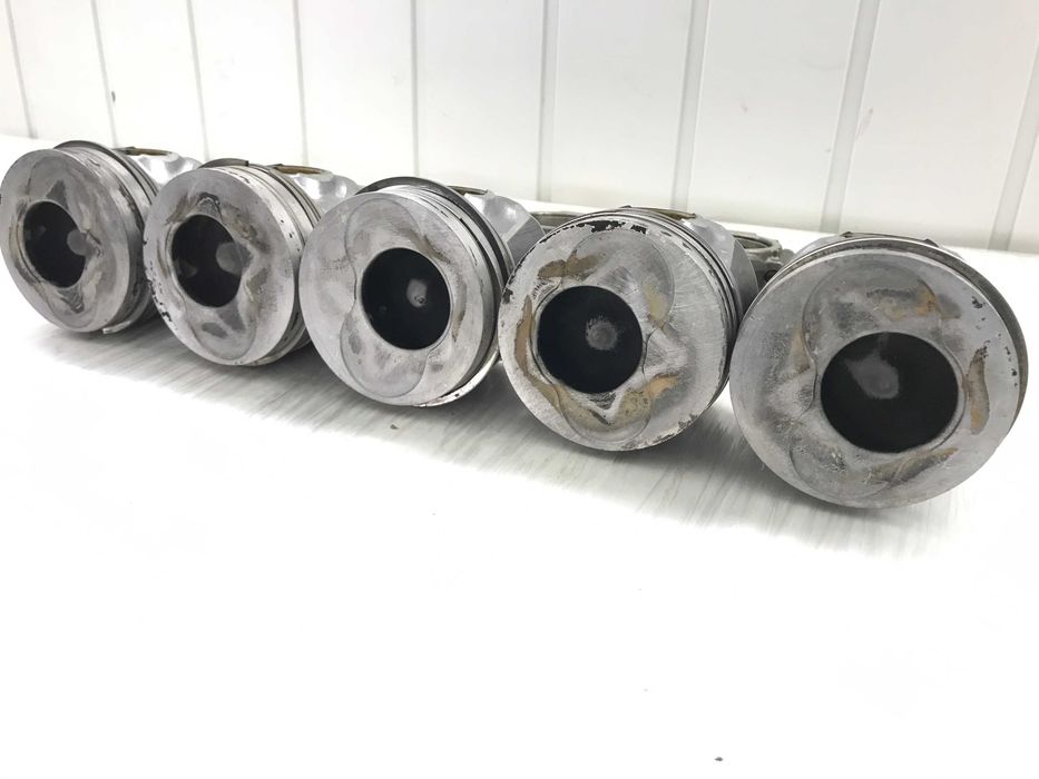 Поршень шатун BNZ 2.5 Diesel VW Transporter T5 81L113 r101