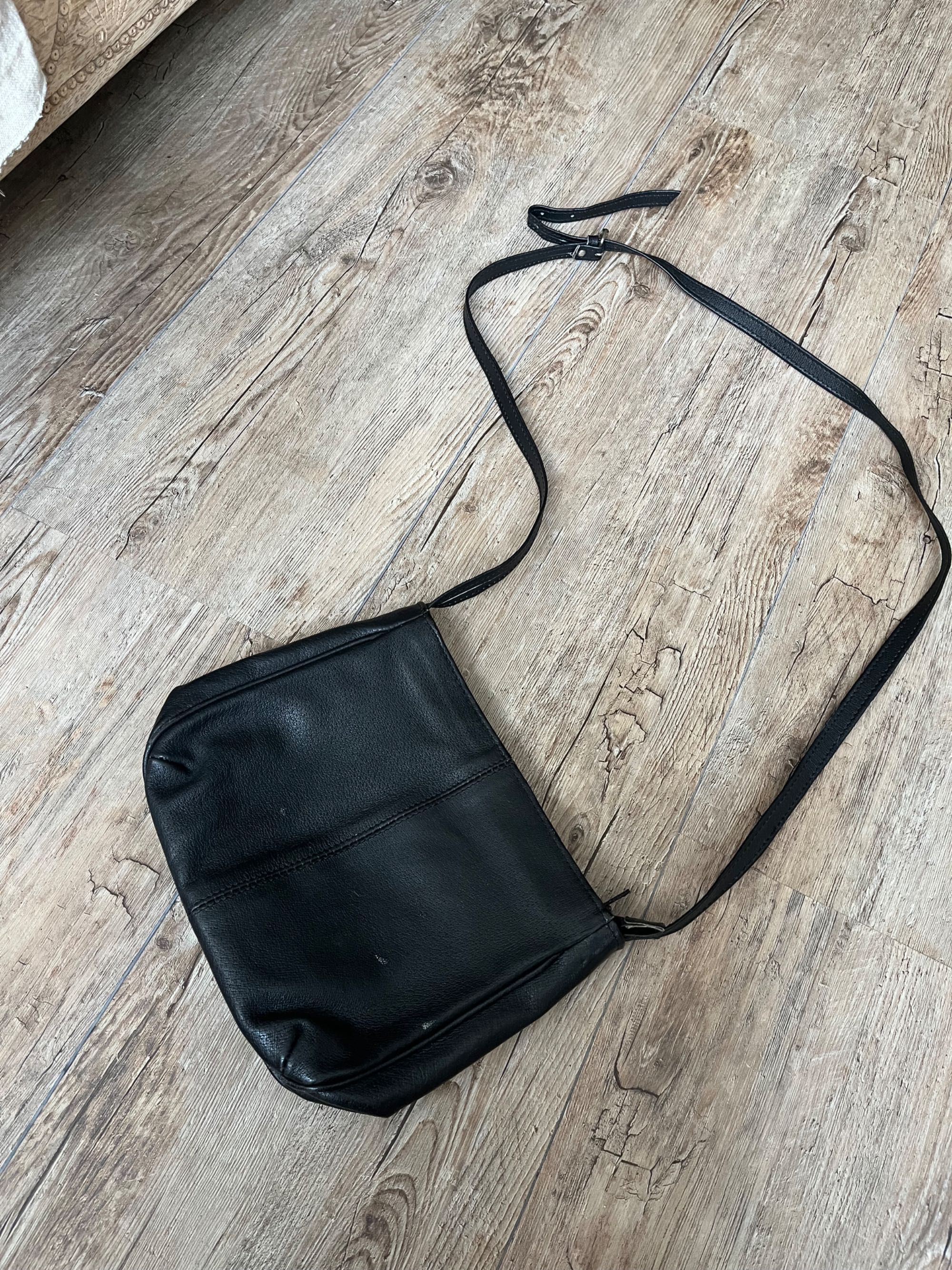 Skórzana torebka na ramię Czarna Vintage