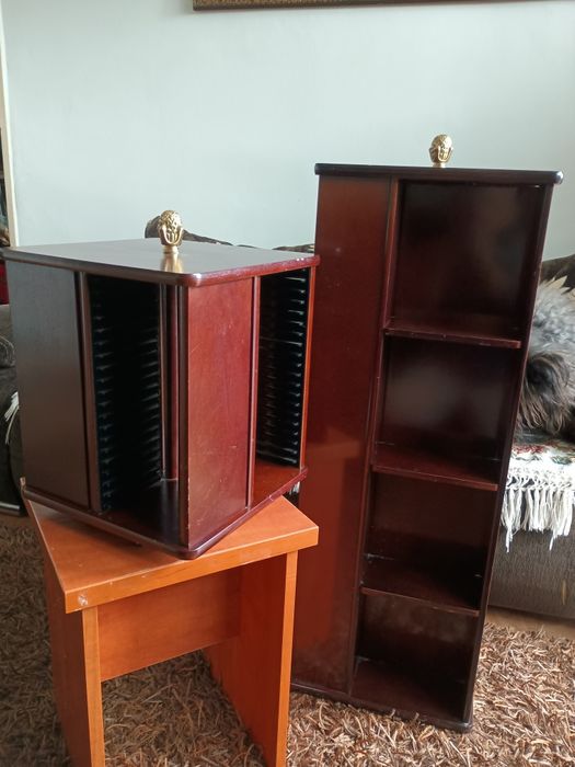 Regał obrotowy drewniany na płyty CD kasetysety