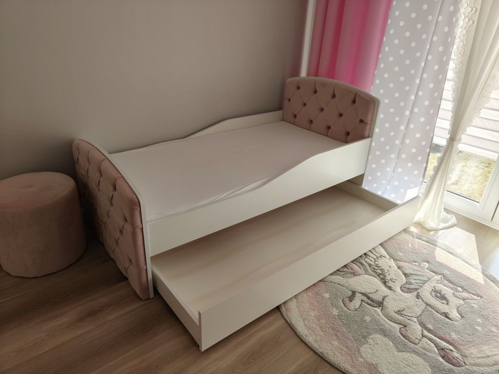 Łóżko dziecięce pikowane białe dziewczynka