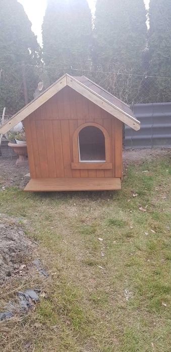 Buda dla psa w bardzo dobrym stanie