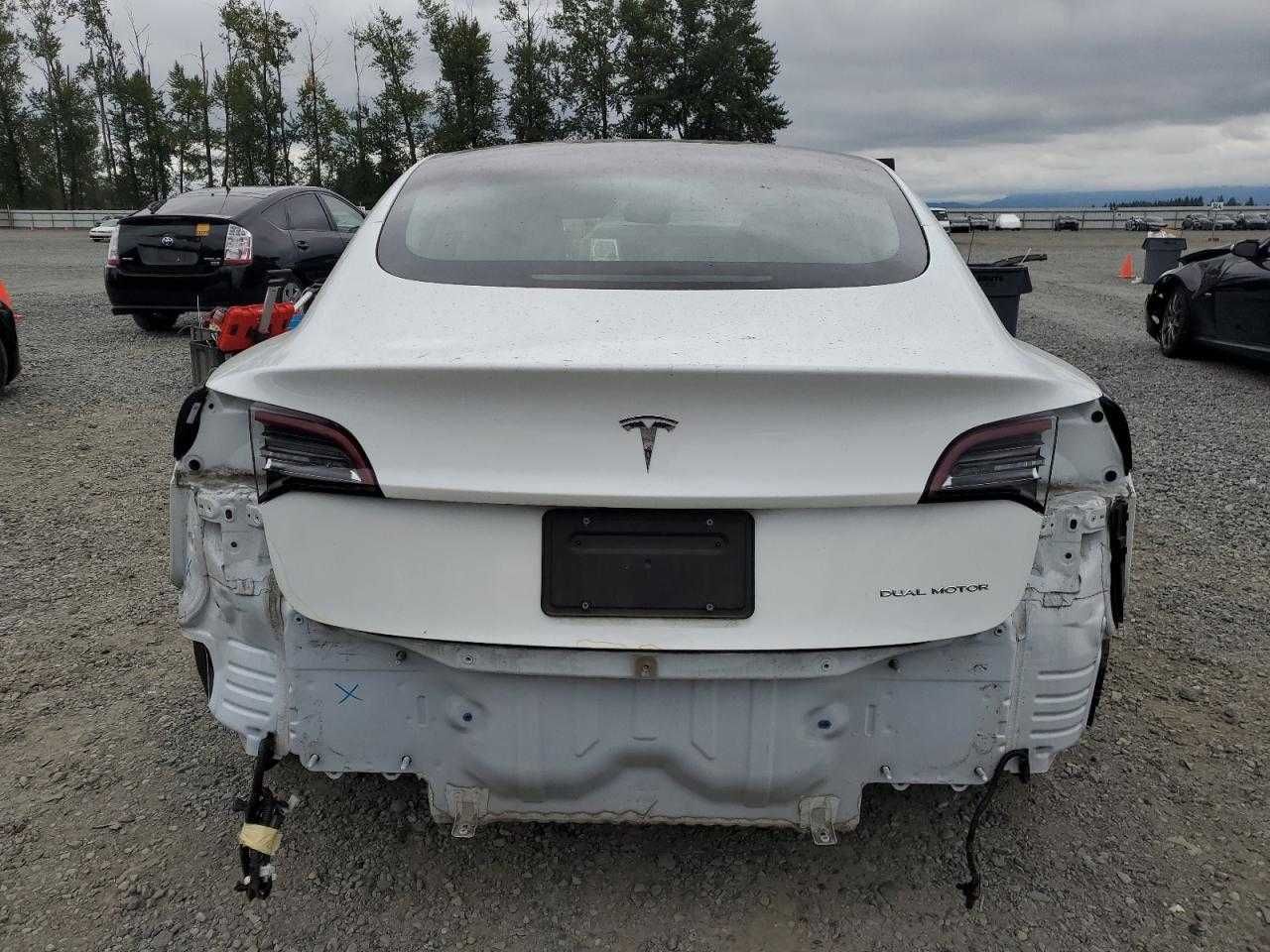 Tesla Model 3 2021 Пригон зі США