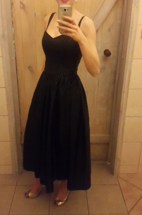 sukienka wieczorowa czarna bez ramiączek