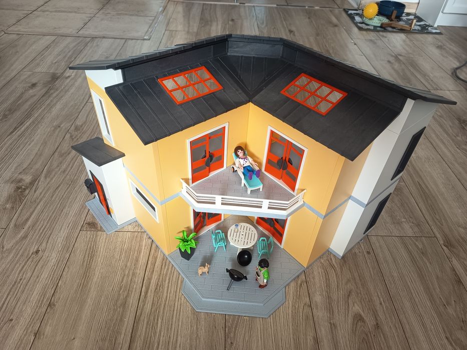 Duży domek Playmobil + dodatkowe wyposażenie