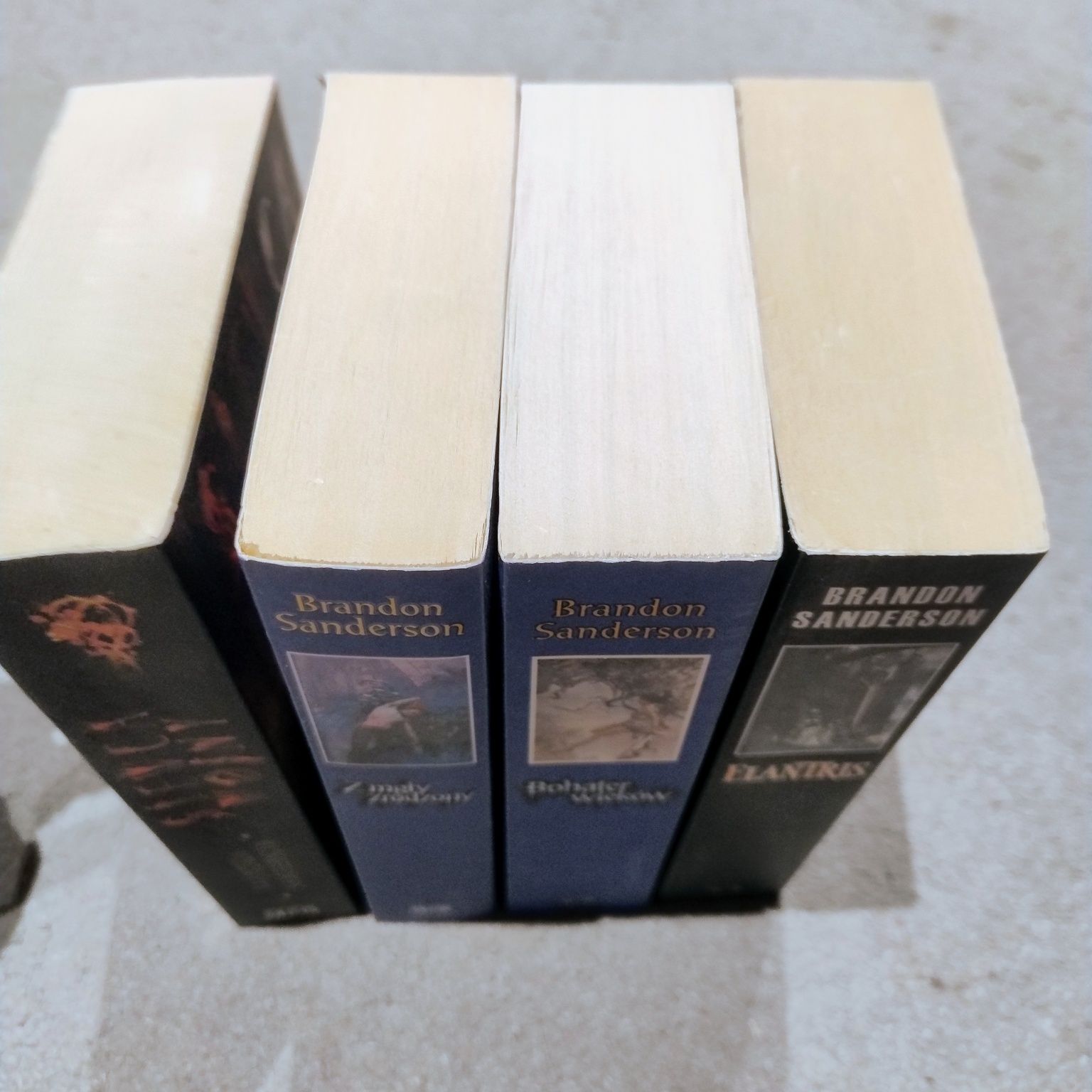 Siewca wojny Elantris Bohater wieków z mgły zrodzony Brandon Sanderson