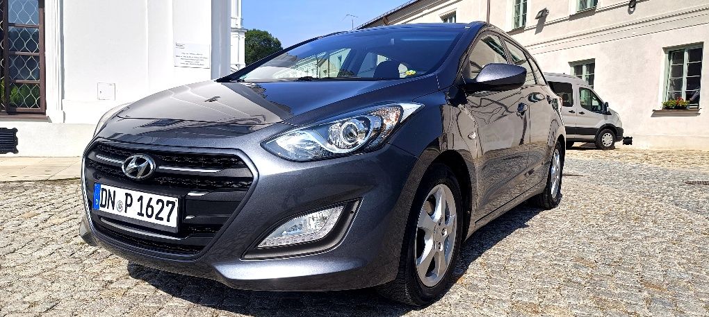 Zadbany i 30 1.6CRDI wersja po lifcie