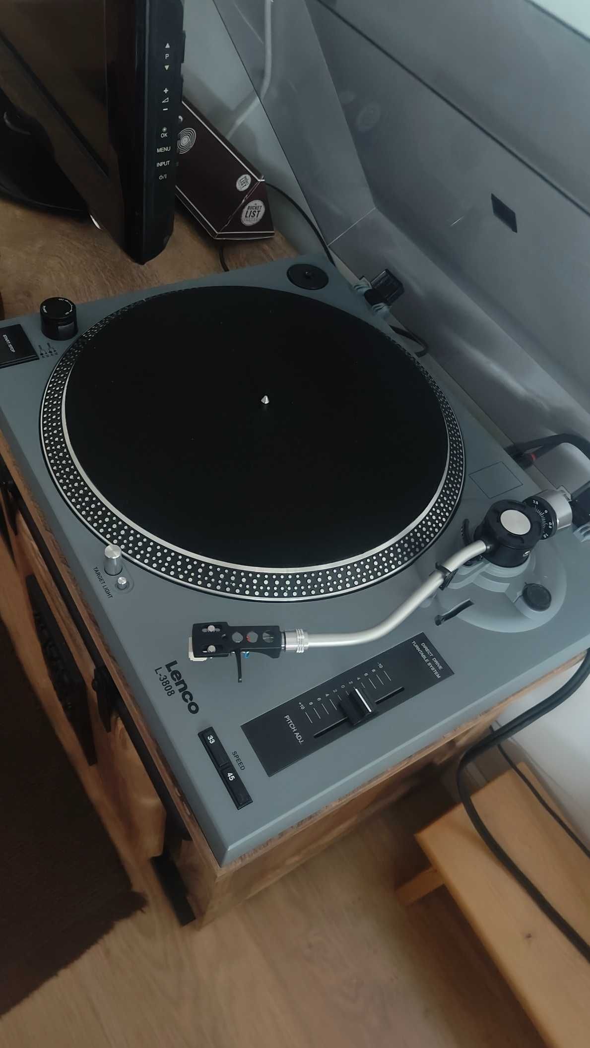 Leitor de Vinil ( Lenco L-3808 )