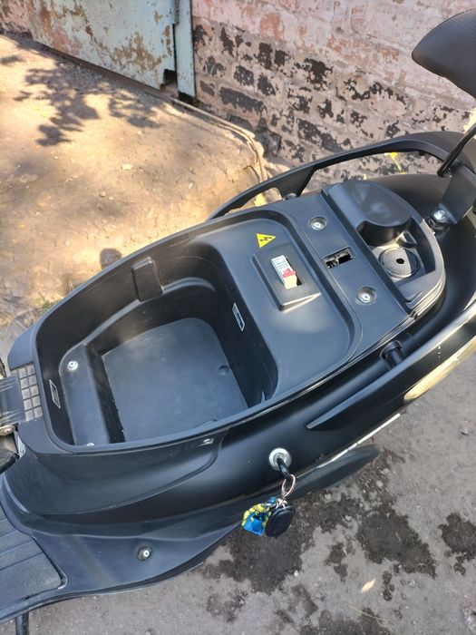 Продаю электроскутер Аіma Tecn