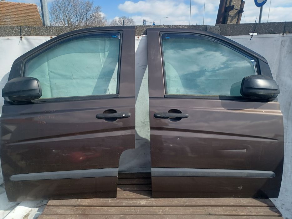 Drzwi przód przednie lewe  MB Vito W639 Lift 8526
