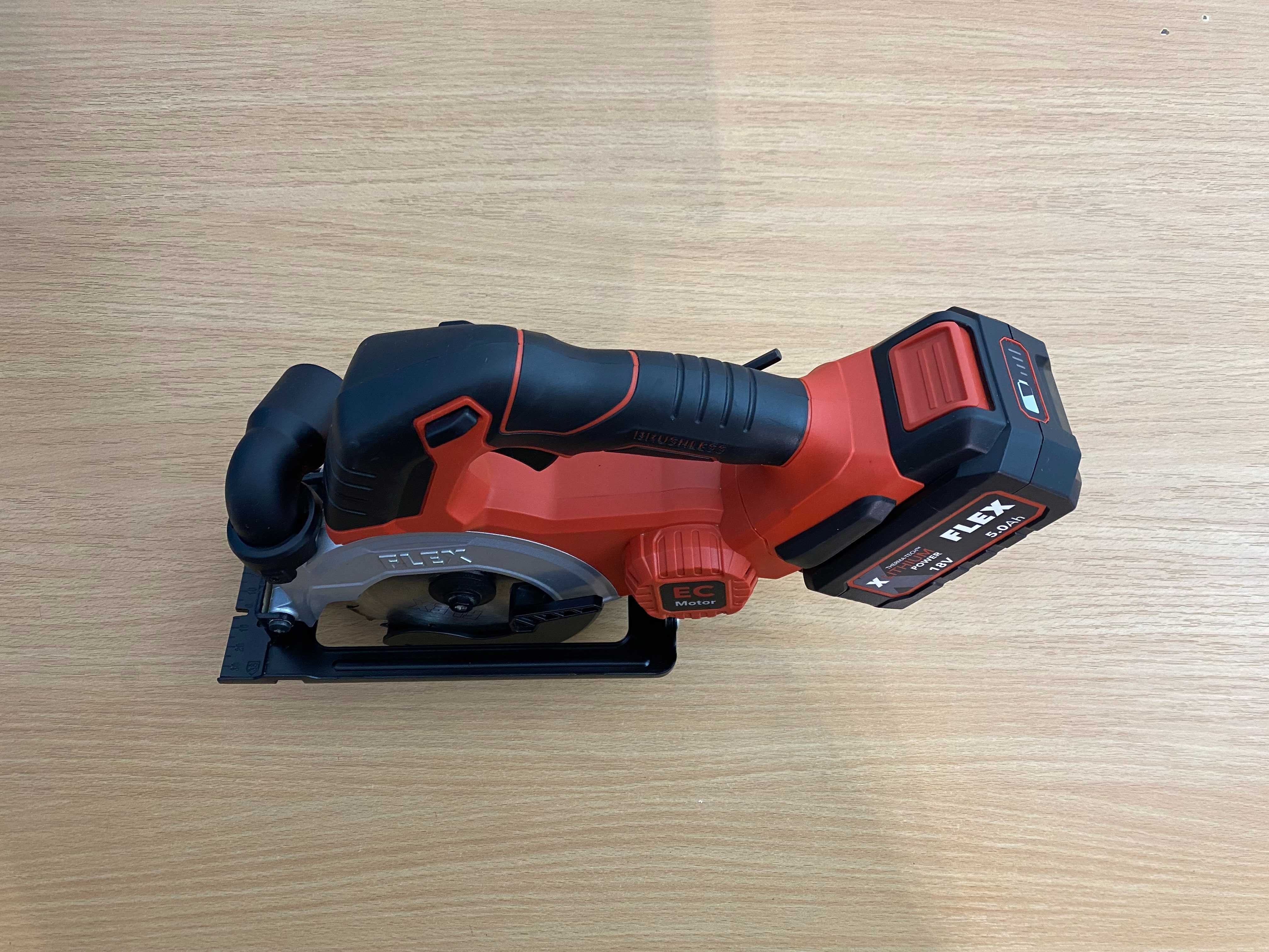 Piła pilarka tarczowa FLEX CS 45 18.0-EC C z aku 18V 5.0Ah ideał