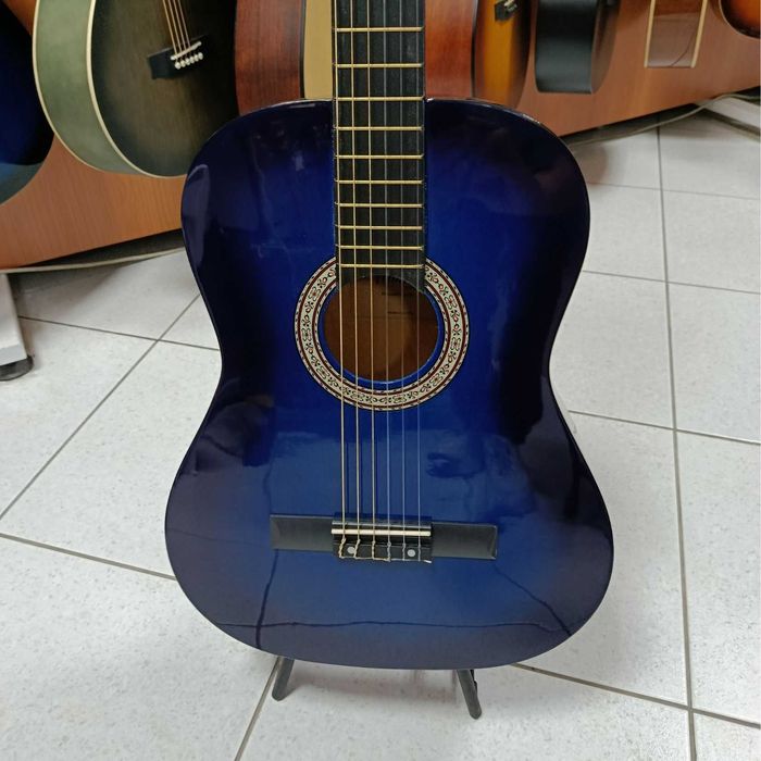 Класичні гітари Almira,  розмір 4\4, 3\4.