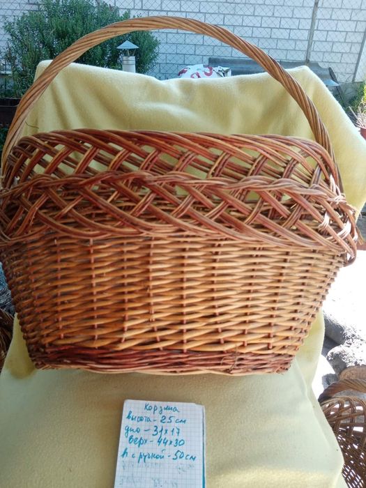 Корзина, лукошко плетенное из лозы