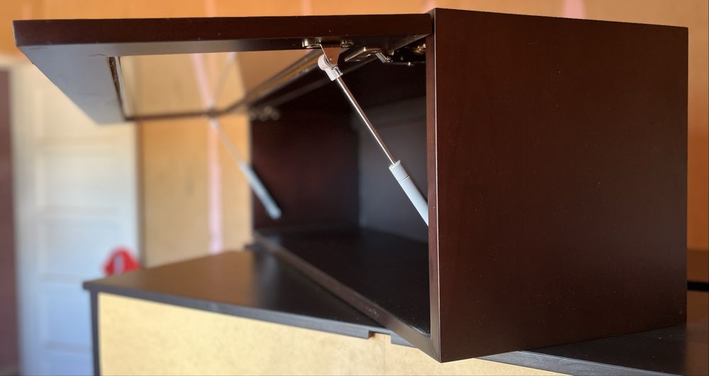 Estante bloco parede com porta vidro