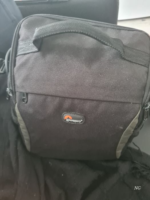 Canon EOS 1300D, como nova. Vendo à melhor oferta.