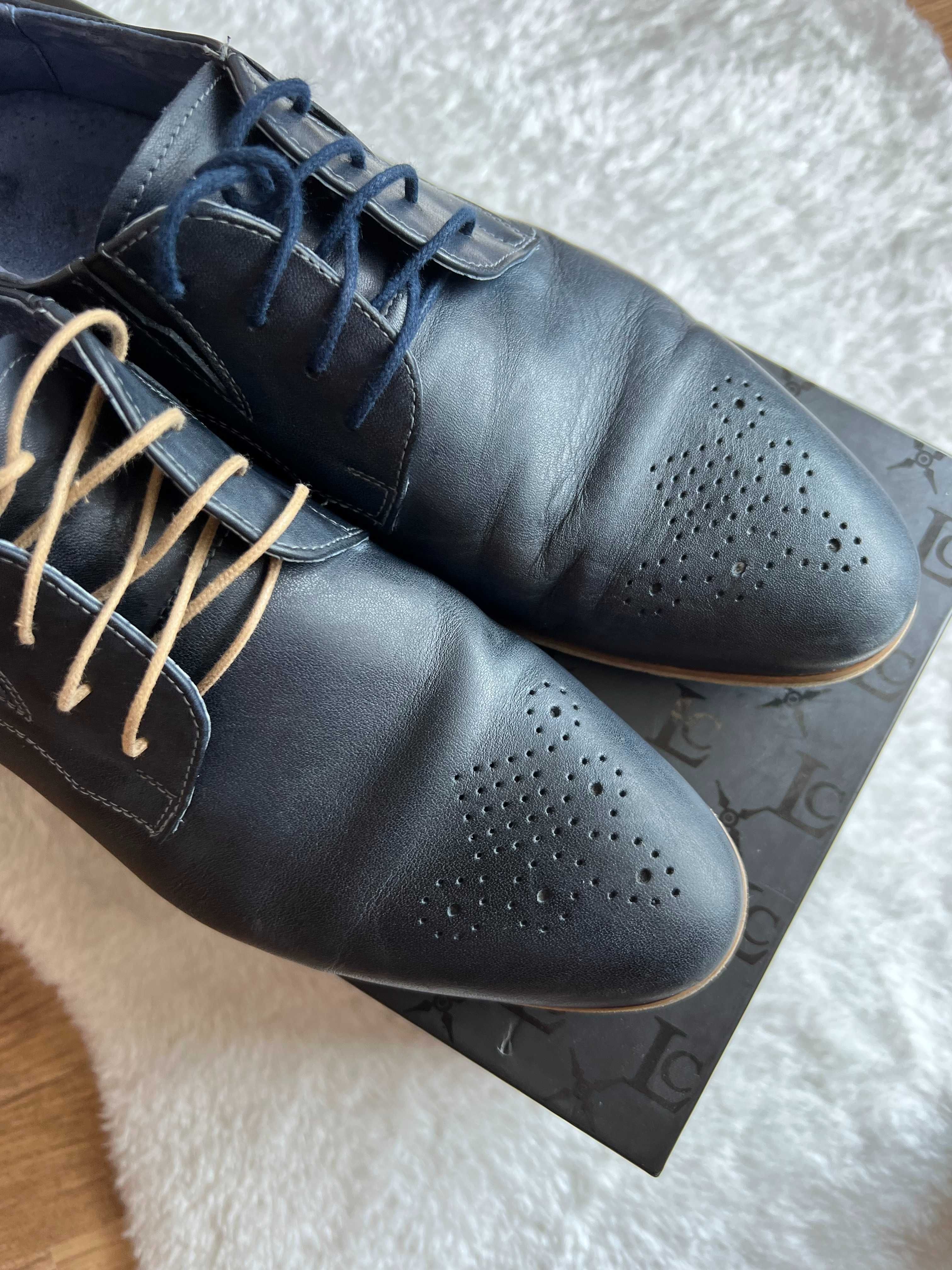 buty eleganckie skórzane, niebieskie / granatowe, rozmiar 40, Lavard