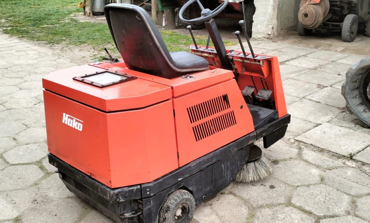 Zamiatarka samojezdna hako