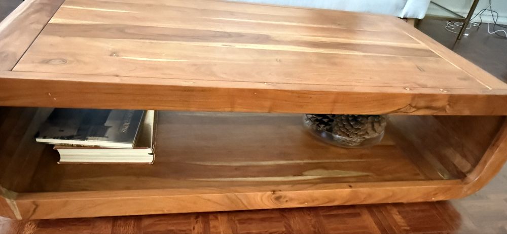 Mesa de centro em madeira