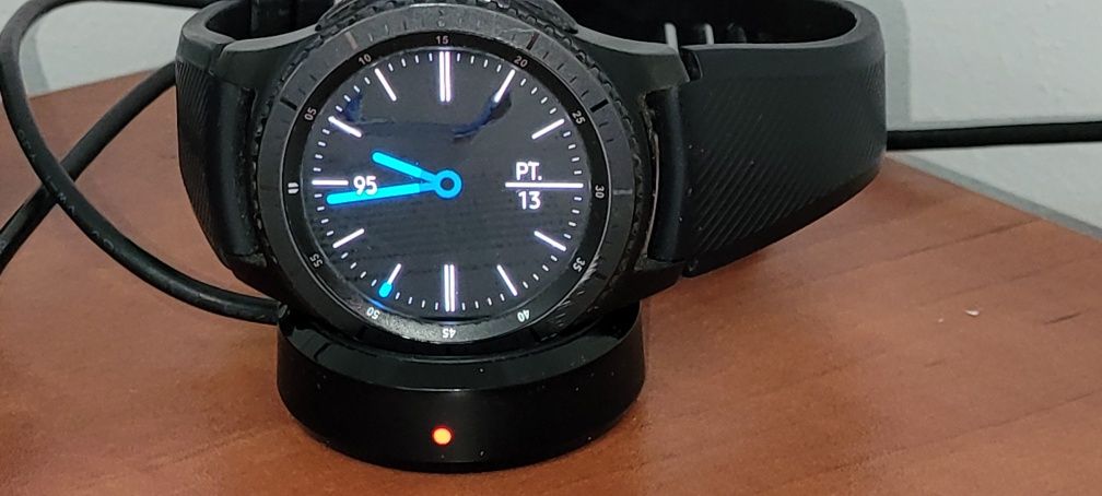 Samsung Gear S3 Frontier w bardzo dobrym stanie