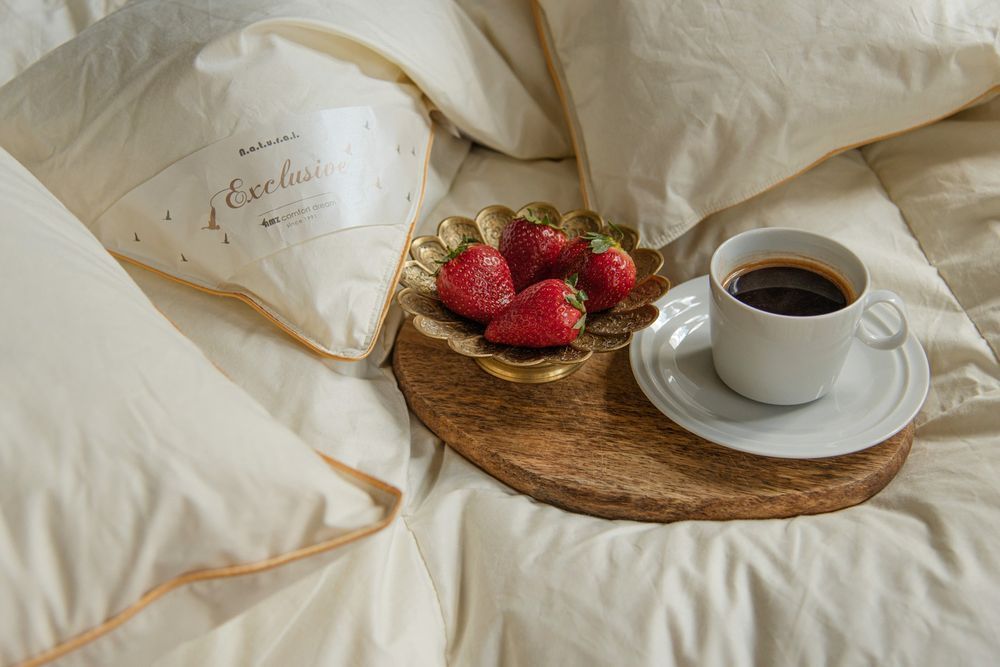 Poduszka AMZ BASIC+ puch 70% 70x80cm / 1000g Biały