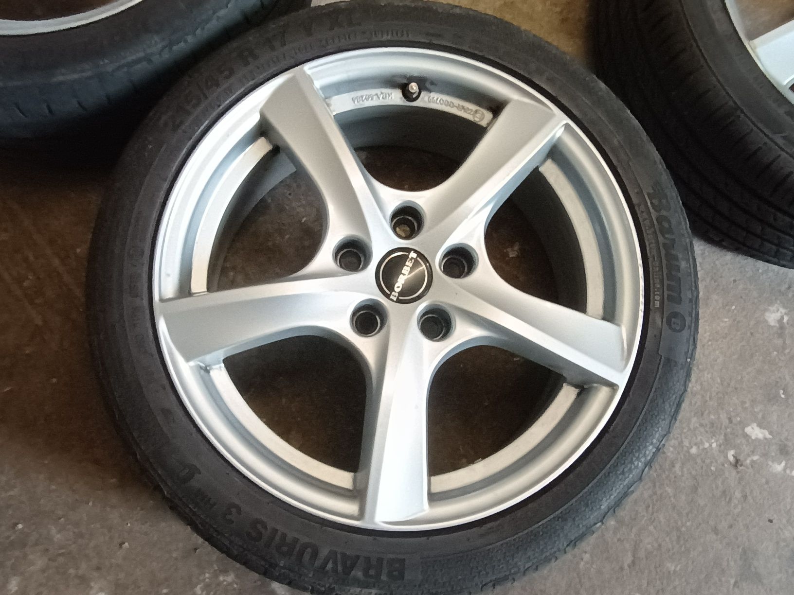 Komplet felg borbet 7j17 et 49 5x112 z oponami  letnimi 215/45/17