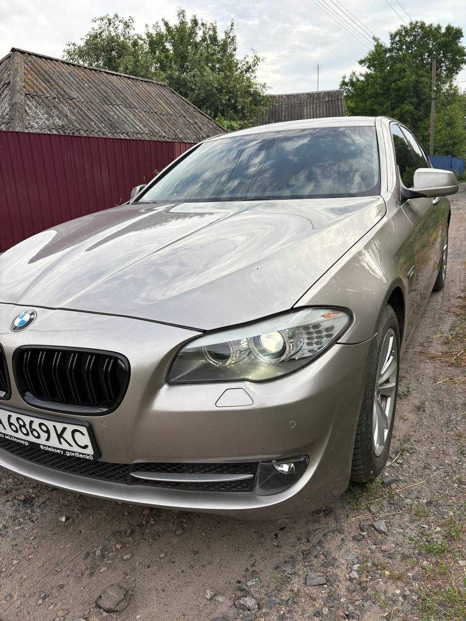 Офіційна BMW 5 series F10 в гарному стані М руль