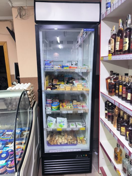 Холодильна вітрина. Холодильна шафа