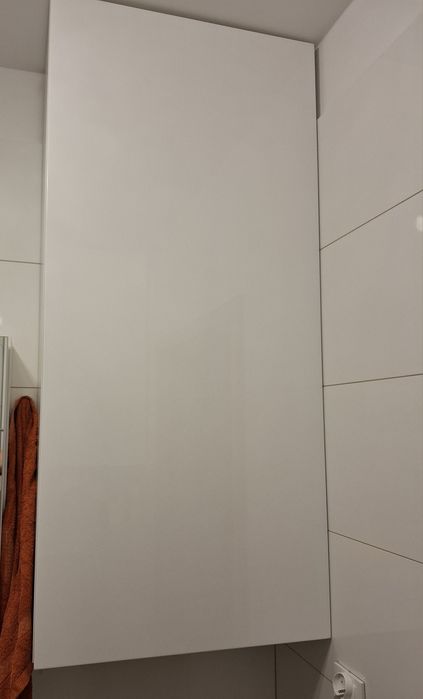 Szafka łazienkowa wisząca