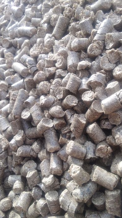 Пелети для опалення з дуба