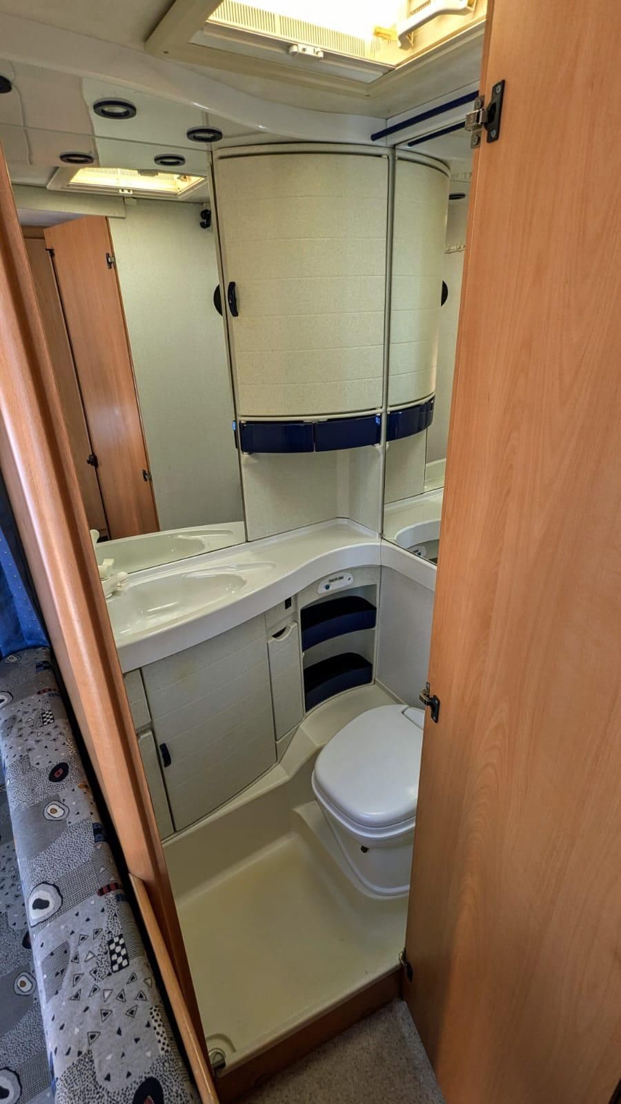 Hymer Eriba swing piętrowe łóżko