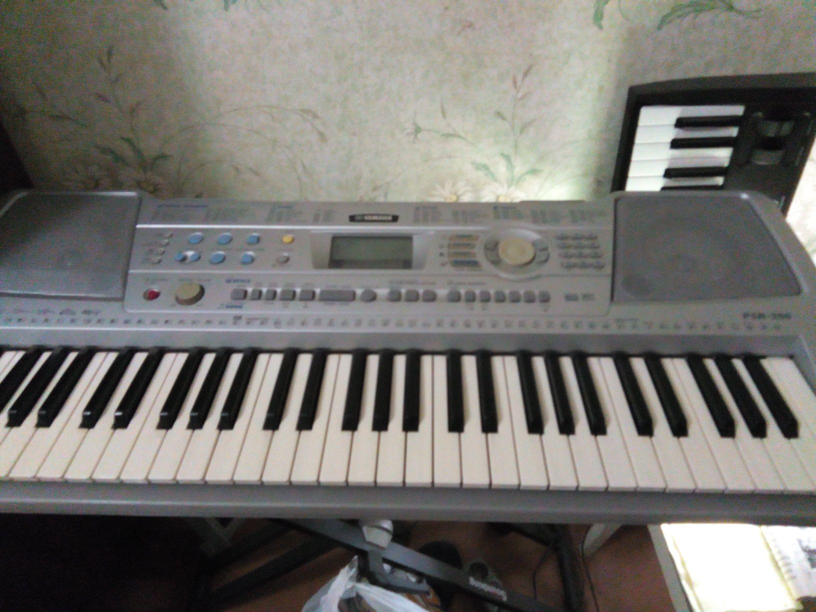 Синтезатор Yamaha psr 290