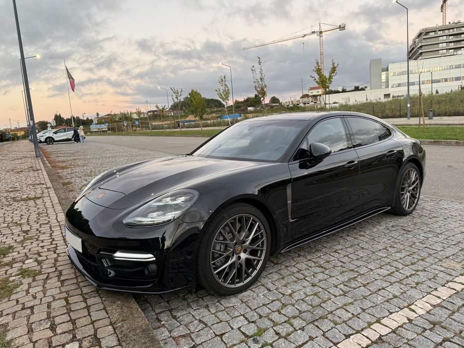 Porsche Panamera 4 E-Hybrid Platinum Edition