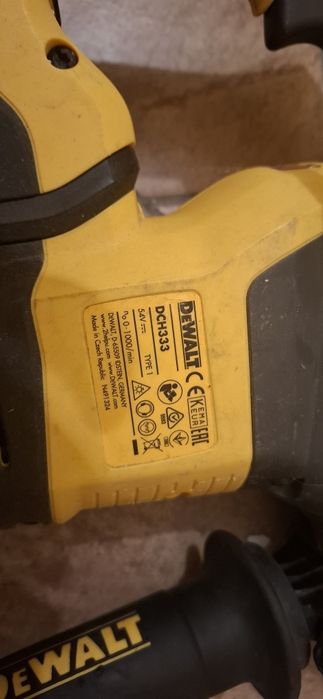 DCH333NT Młotowiertarka SDS-Plus 54V