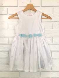 Biała satynowa sukienka z kwiatkami Cocodrillo