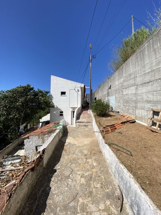 Vivenda T2 + T2 sem licença