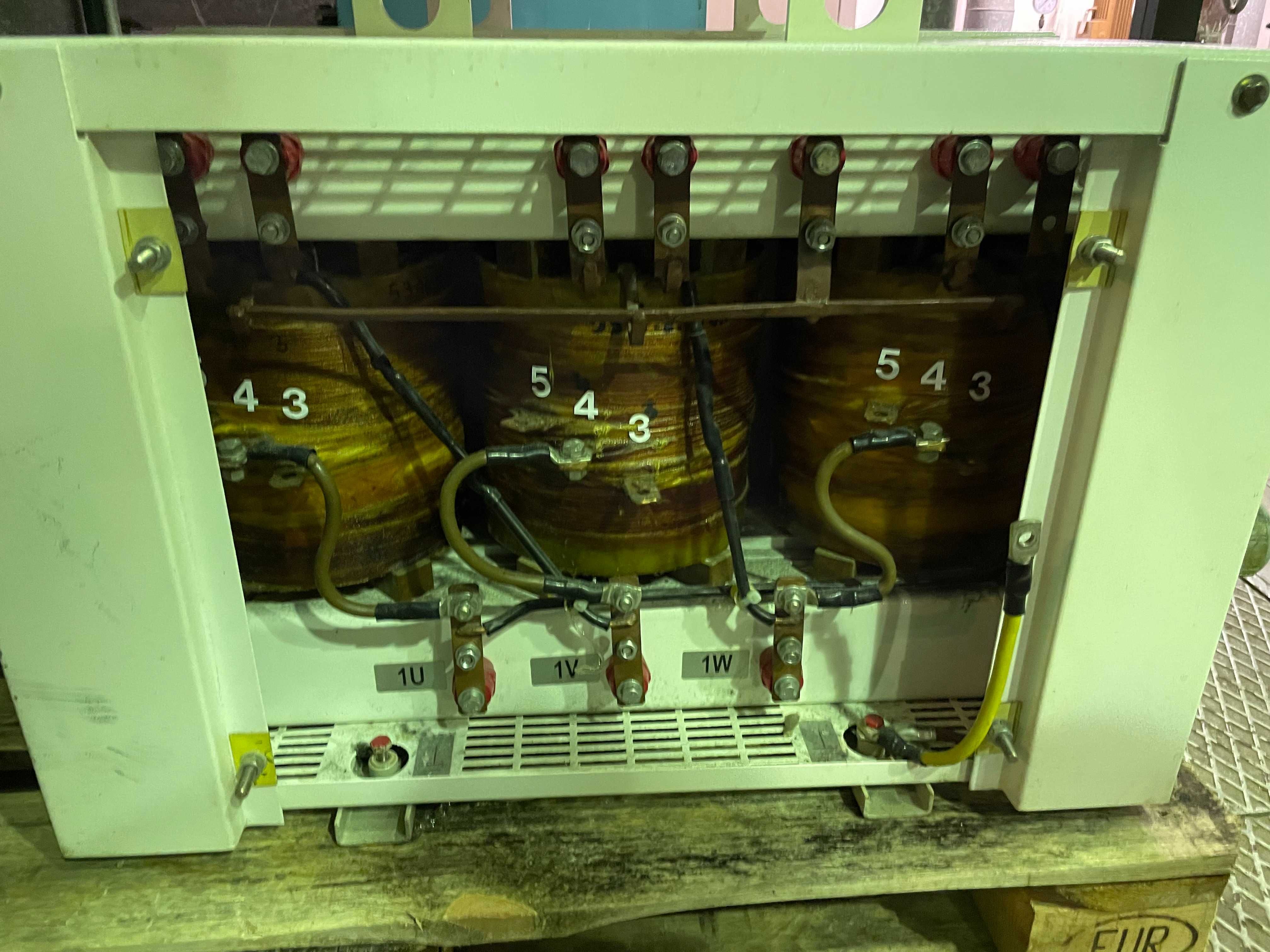 Transformator trójfazowy 20kVA 3x400V/3x200V-220V